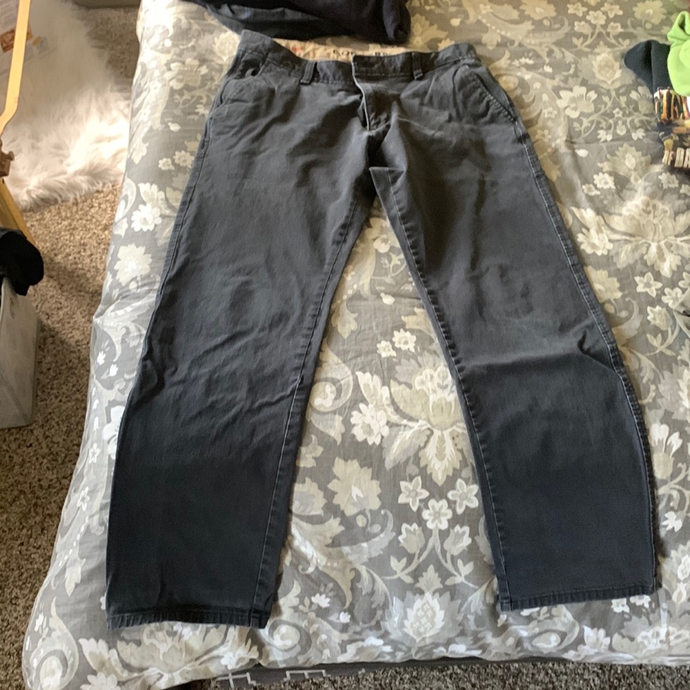 32 x 30 Dockers Ultimate Chino straight leg black